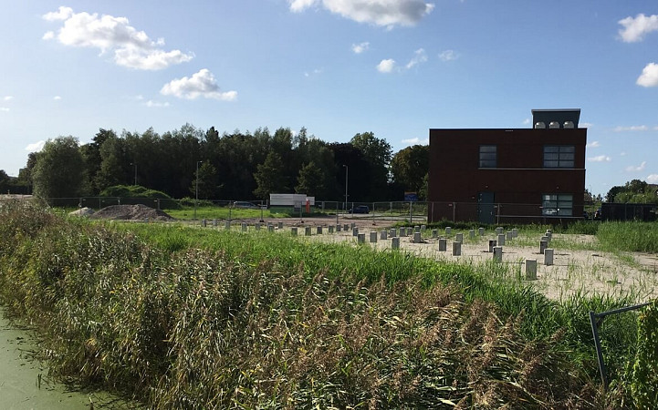 De palen van het Triarchium zitten in de grond De palen van het Triarchium zitten in de grond